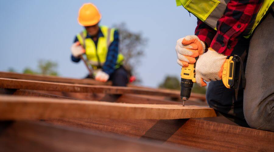 Professional residential roofers in Holt, MI